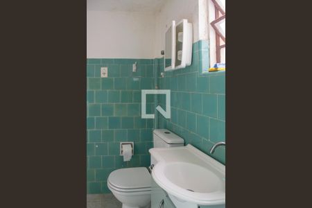 Banheiro  de apartamento à venda com 1 quarto, 27m² em Menino Deus, Porto Alegre