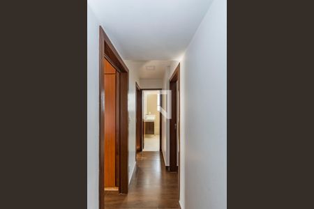 Corredor de apartamento à venda com 3 quartos, 200m² em Santo André, Belo Horizonte