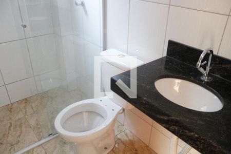 Banheiro de apartamento para alugar com 2 quartos, 50m² em Goiânia, Belo Horizonte