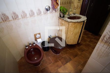 Casa de condomínio à venda com 117m², 4 quartos e 2 vagas Casa de condomínio à venda com 117m², 4 quartos e 2 vagasBanheiro 2