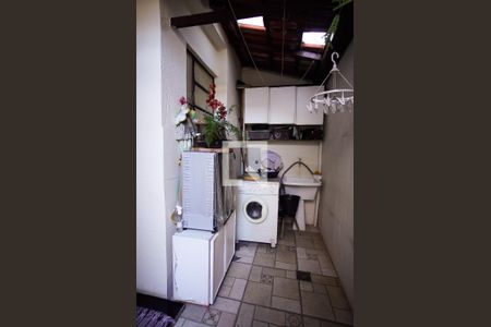 Casa de condomínio à venda com 117m², 4 quartos e 2 vagas Casa de condomínio à venda com 117m², 4 quartos e 2 vagasÁrea de Serviço