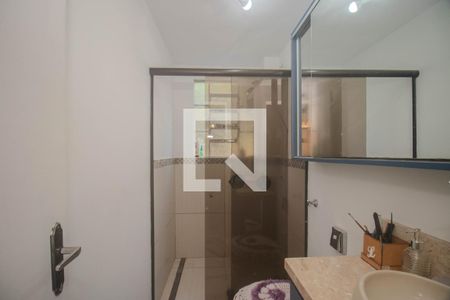 Banheiro de apartamento à venda com 1 quarto, 49m² em Bom Jesus, Porto Alegre