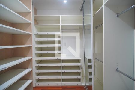 Closet da suíte de apartamento para alugar com 2 quartos, 128m² em Centro, Novo Hamburgo