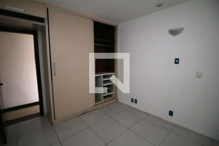 Quarto 2 de casa à venda com 3 quartos, 220m² em Brás de Pina, Rio de Janeiro