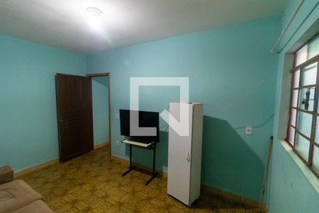 Sala de casa para alugar com 3 quartos, 100m² em Vila Virginia, Itaquaquecetuba