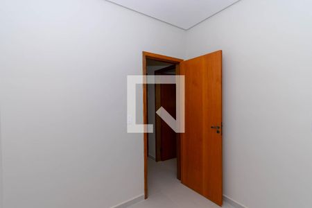 Quarto 1 de apartamento para alugar com 2 quartos, 41m² em Vila Ivone, São Paulo