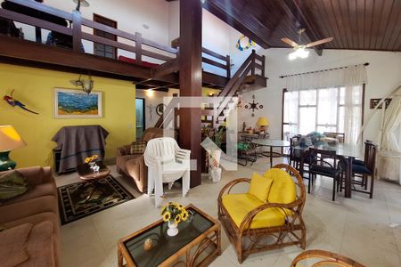 Sala de casa para alugar com 6 quartos, 360m² em Piratininga, Niterói