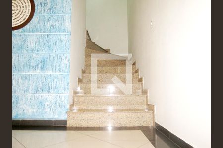 Sala - Escada de casa à venda com 3 quartos, 170m² em Vila Palmeiras, São Paulo