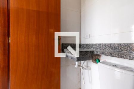 Banheiro de apartamento para alugar com 1 quarto, 28m² em Jardim Helena, São Paulo