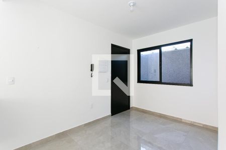Sala de apartamento para alugar com 2 quartos, 38m² em Guaiauna, São Paulo