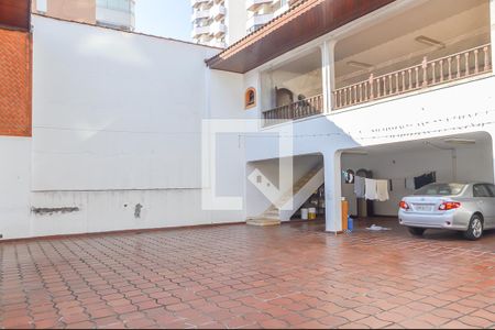 Casa para alugar com 640m², 5 quartos e 20 vagas Casa para alugar com 640m², 5 quartos e 20 vagasGaragem