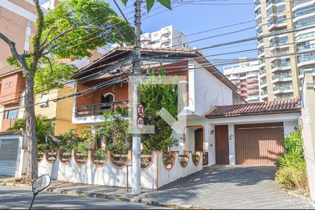Casa para alugar com 640m², 5 quartos e 20 vagas Casa para alugar com 640m², 5 quartos e 20 vagasFachada