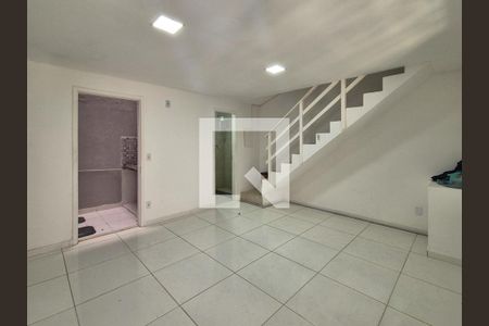Sala de casa para alugar com 2 quartos, 50m² em Vargem Grande, Rio de Janeiro