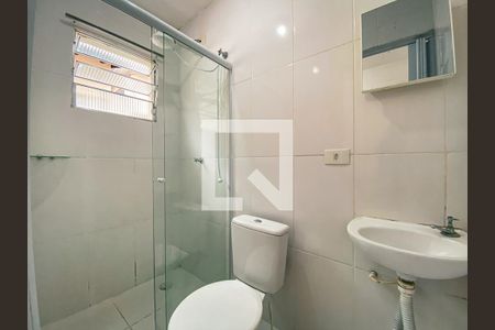 Banheiro de kitnet/studio para alugar com 1 quarto, 15m² em Jardim Esmeralda, São Paulo