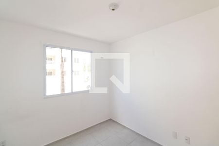 Quarto 1 de apartamento para alugar com 2 quartos, 45m² em Inhoaíba, Rio de Janeiro