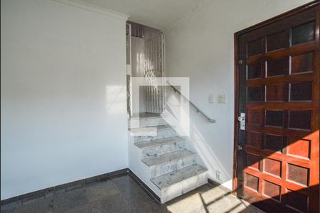 Sala de casa à venda com 4 quartos, 194m² em Vila Santa Teresa, Santo André