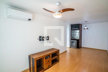 Sala de apartamento para alugar com 2 quartos, 70m² em Botafogo, Rio de Janeiro