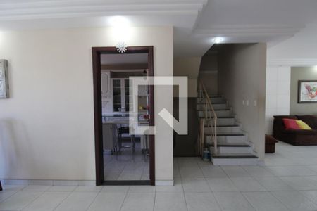 Sala de casa à venda com 3 quartos, 250m² em Anil, Rio de Janeiro