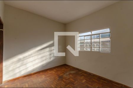 Sala de casa para alugar com 3 quartos, 90m² em Piratininga, Belo Horizonte