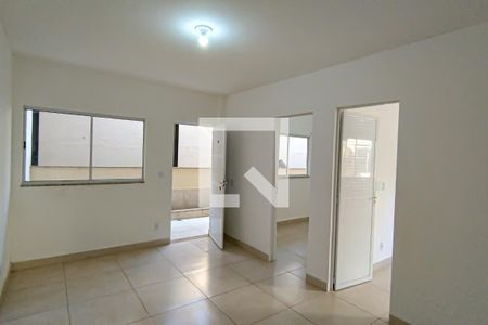 sala de apartamento para alugar com 2 quartos, 53m² em Taquara, Rio de Janeiro