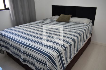 Suíte de apartamento para alugar com 3 quartos, 74m² em Santo Inácio, Curitiba