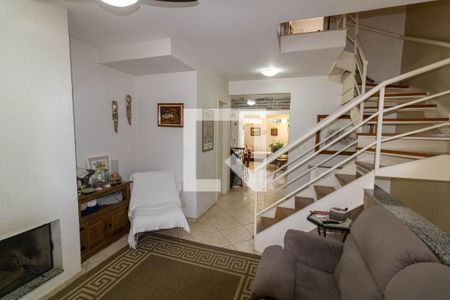 Sala de casa de condomínio à venda com 3 quartos, 159m² em Cristal, Porto Alegre