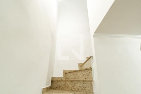 Escada de casa de condomínio à venda com 2 quartos, 60m² em Penha de França, São Paulo