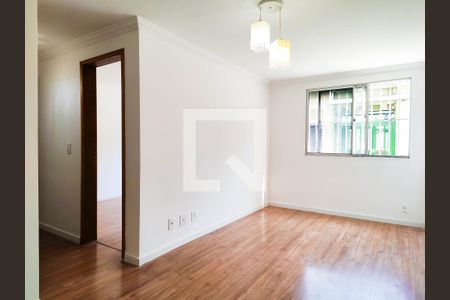 Sala de apartamento para alugar com 2 quartos, 59m² em Parque São Vicente, Mauá