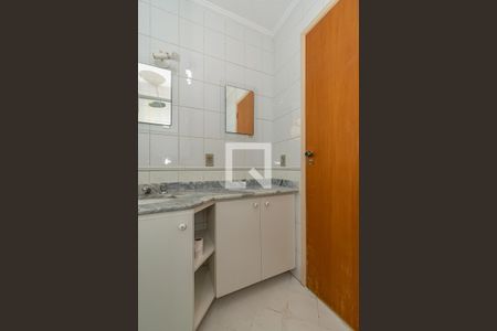Banheiro da Suíte  de apartamento para alugar com 3 quartos, 84m² em Parque Rural Fazenda Santa Cândida, Campinas