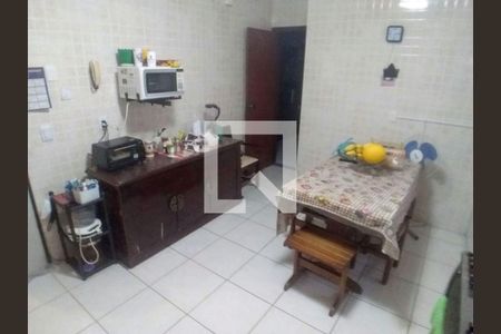 Casa à venda com 4 quartos, 300m² em Itaipu, Niterói