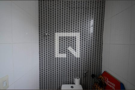 Casa à venda com 120m², 2 quartos e sem vaga Casa à venda com 120m², 2 quartos e sem vagaBanheiro de Serviço