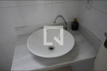 Casa à venda com 120m², 2 quartos e sem vaga Casa à venda com 120m², 2 quartos e sem vagaBanheiro de Serviço