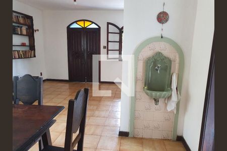 Casa à venda com 5 quartos, 200m² em Piratininga, Niterói