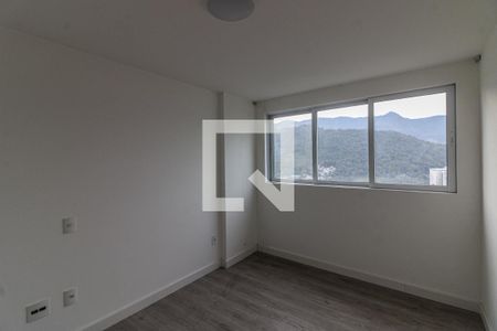 Suíte 1 de apartamento à venda com 2 quartos, 75m² em Barra da Tijuca, Rio de Janeiro