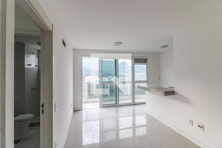 Sala de apartamento à venda com 2 quartos, 75m² em Barra da Tijuca, Rio de Janeiro