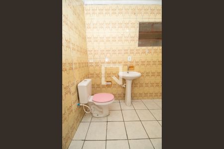 Banheiro  de casa à venda com 3 quartos, 179m² em Vila Camilopolis, Santo André