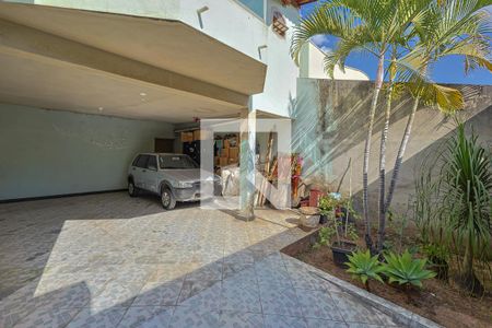 Garagem de casa à venda com 3 quartos, 300m² em Fernão Dias, Belo Horizonte