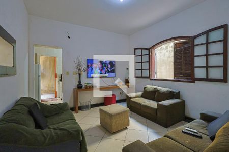 Sala de TV de casa à venda com 3 quartos, 300m² em Fernão Dias, Belo Horizonte