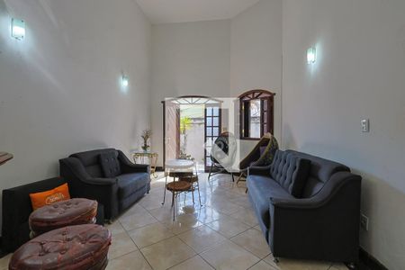 Sala de casa à venda com 3 quartos, 300m² em Fernão Dias, Belo Horizonte