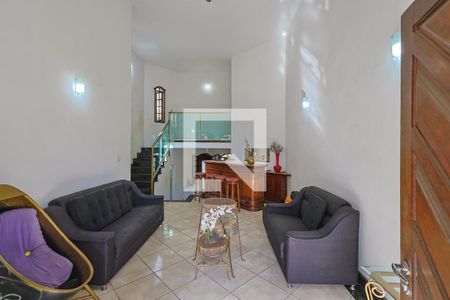 Sala de casa à venda com 3 quartos, 300m² em Fernão Dias, Belo Horizonte