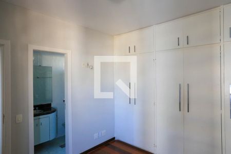 Suíte de apartamento à venda com 3 quartos, 170m² em Santo Antônio, Belo Horizonte