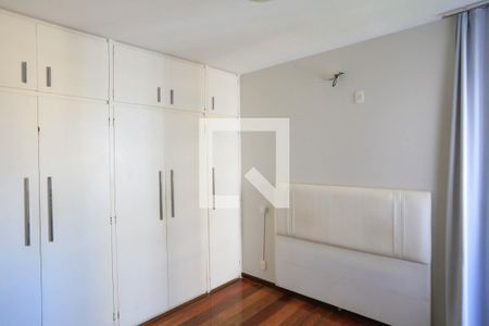 Suíte de apartamento à venda com 3 quartos, 170m² em Santo Antônio, Belo Horizonte