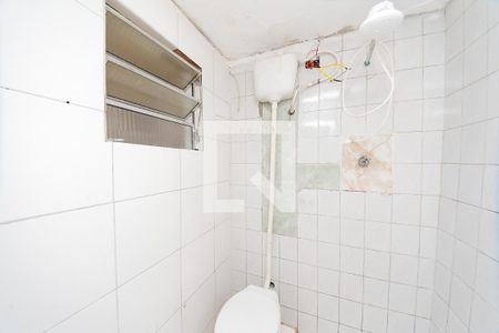 Banheiro de casa para alugar com 1 quarto, 33m² em Parque Santa Madalena, São Paulo