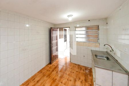 Cozinha de casa para alugar com 1 quarto, 33m² em Parque Santa Madalena, São Paulo