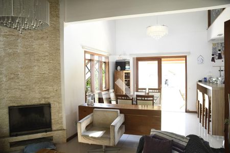 Sala de casa de condomínio para alugar com 3 quartos, 170m² em Pitas, Cotia