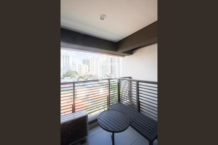 Varanda de kitnet/studio para alugar com 1 quarto, 26m² em Jardim das Acacias, São Paulo