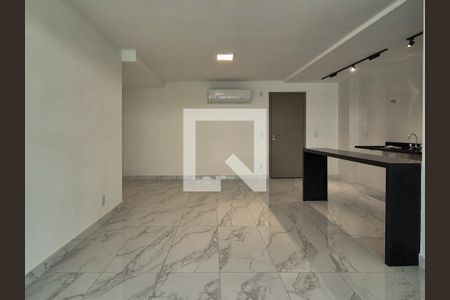 Sala de apartamento para alugar com 2 quartos, 74m² em Recreio dos Bandeirantes, Rio de Janeiro
