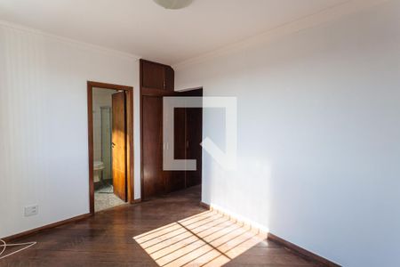 Suíte de apartamento à venda com 4 quartos, 118m² em Sagrada Família, Belo Horizonte
