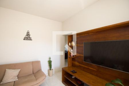 Sala de casa à venda com 4 quartos, 180m² em Esplanada, Belo Horizonte