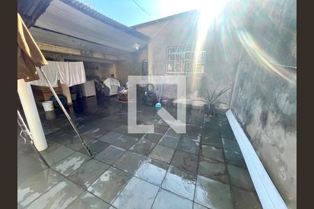 Casa à venda com 119m², 3 quartos e 2 vagas Casa à venda com 119m², 3 quartos e 2 vagasQuintal